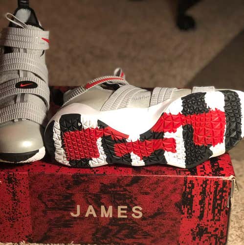 Ohio State Lebron Soldier XI (Brand New -Never Worn)