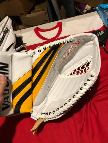 Khudobin Pro Stock Glove - Vaughn Bruins Signed KW