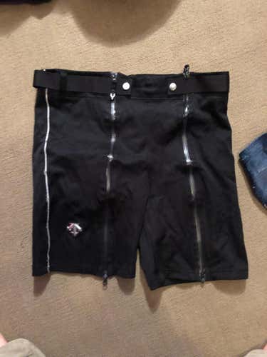 Descente Training Pants/Shorts Ski Pants