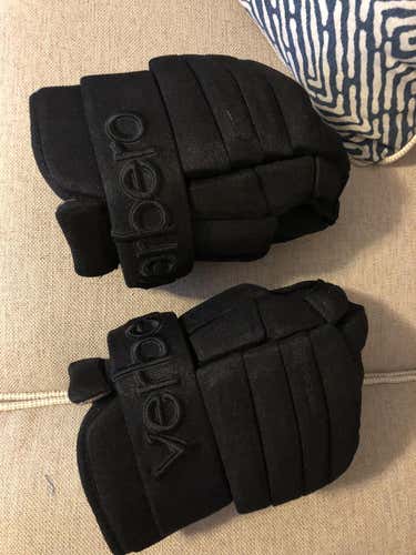 New Verbero Cypress Gloves Senior MIDNIGHT BLACK