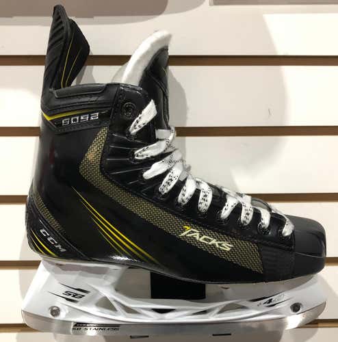 New CCM Tacks 6052 Skates Size 7.5