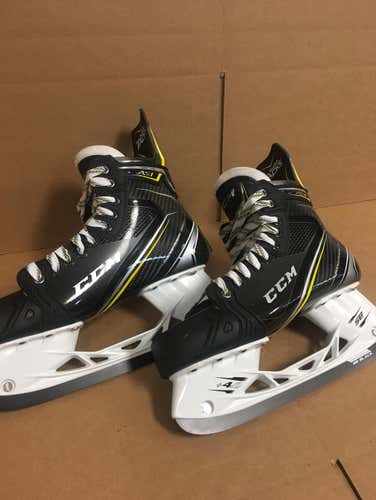 Brand New CCM Supertacks AS1 Size 9.5 D