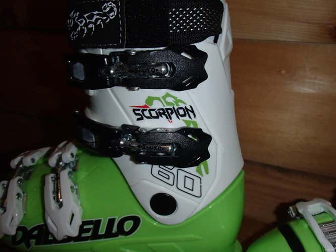 Dalbello DRS 60 ski race boots Scorpion youth 21.5  jr kids