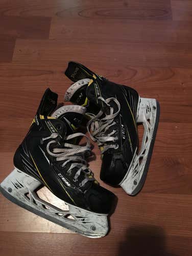 Used CCM Tacks 6092 Skates Size 7