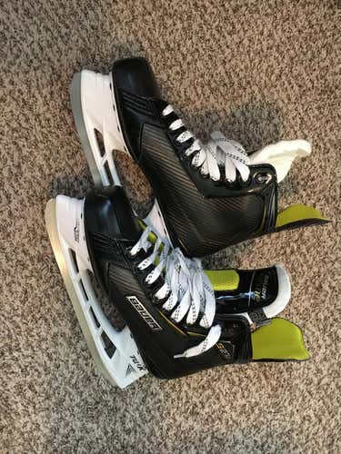 New Bauer Skates Senior Size 8.5