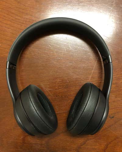 Slightly Used Wireless Beats w/ charger and case (3 months old)