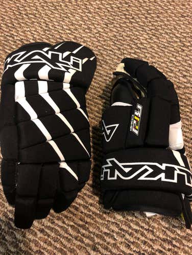 Alkali Black/White Hockey Gloves - 15”