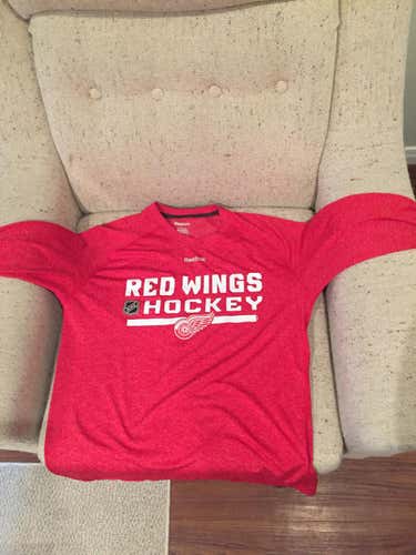 Detroit Red Wings longsleeve speedwick workout shirt, L, Red