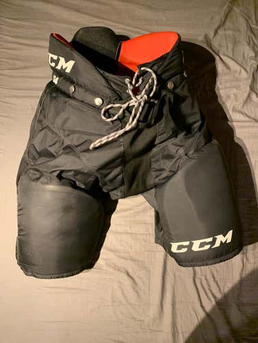 XL Senior Shorts Ccm