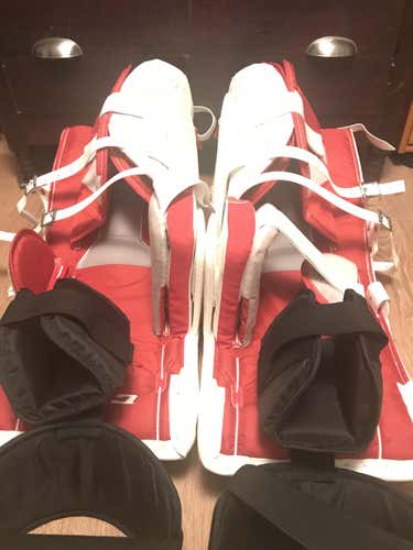 CCM Extreme Flex lll Goalie Leg Pads Senior