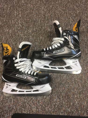 Worn Handful Of Times.like New Bauer Supreme S190 Skates Size 10EE 300.00