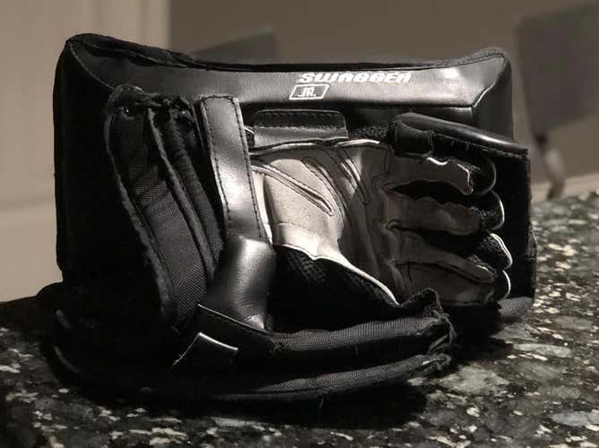 Warrior Swagger JR Glove And Blocker Combo