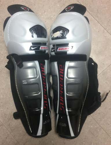 Like New Bauer Shin Guard