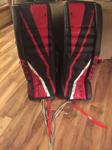 CCM extreme flex 3 Goalie Leg Pads Senior