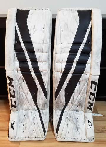 CCM Extreme Flex lll E3.9 Speedskin Goalie Leg Pads Senior 35''+2