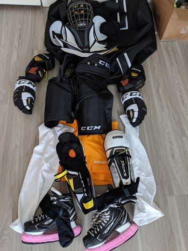 New CCM Super Tacks Shin Pads Senior