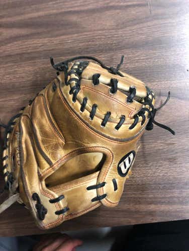 Wilson A2000 Catchers Mitt