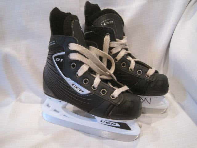 CCM Custom 01 Hockey Skates size Youth 13