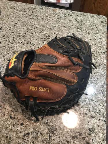 LEFTY CATCHERS MITT