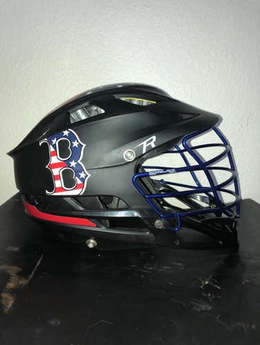 Matte Black Brady’s Bunch National Team Cascade R (Blue Chrome Mask)