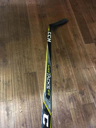 CCM Super Tacks 2.0 RH P28 65 Flex