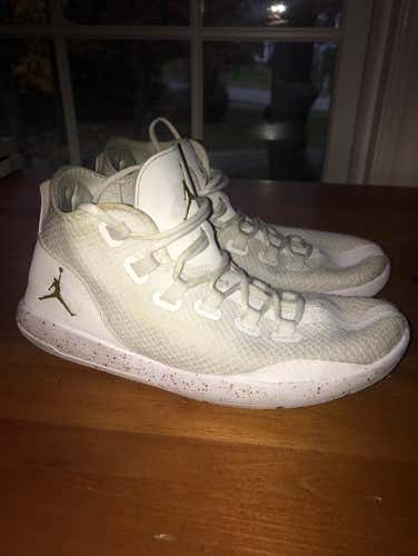 JORDANS Sz. 10
