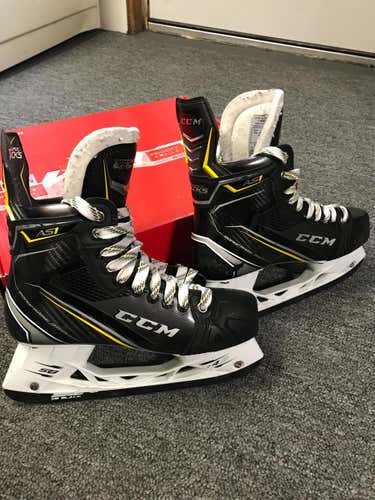 CCM AS1 Tacks Skates Size 8.
