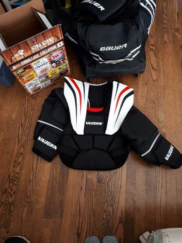 New Ball hockey Vaughn Goalie Chest Protector Senior