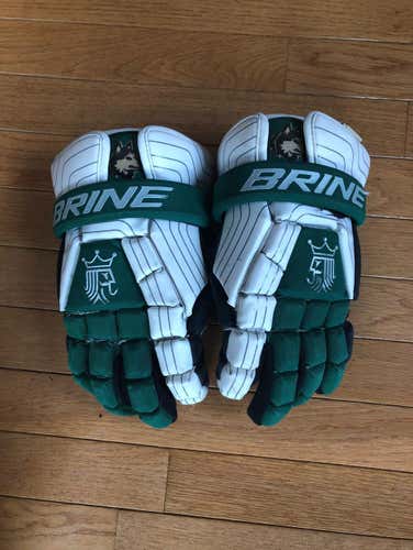 New Hampton School Team Issued Gloves