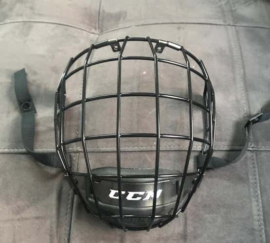 CCM FM580 Large Cage Black