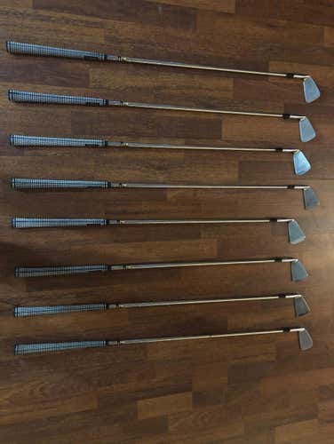 Tour Model 821 (Full Set)