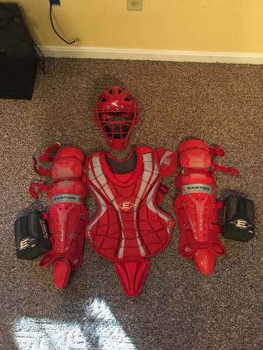 Easton Catchers Equipment Set
