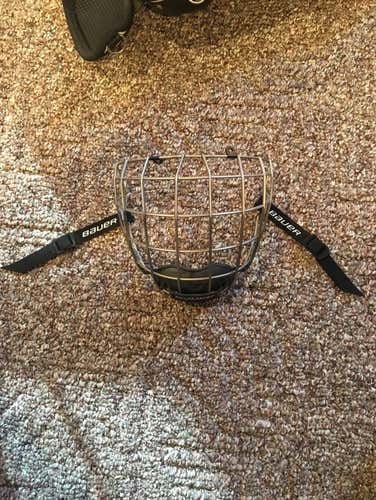 Bauer Re Akt Cage USED 3 TIMES
