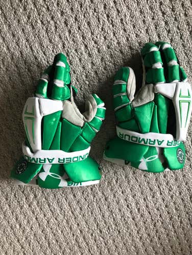 Victoria Shamrocks Under Armour Gloves