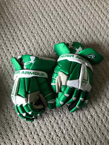 Victoria Shamrocks Under Armour Gloves