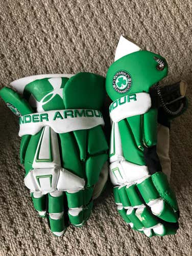 Victoria Shamrocks Under Armour Gloves