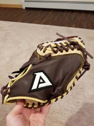 New Akadema Prodigy Series Youth Catchers Mitt 32"
