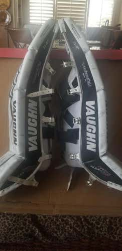 Vaughn Velocity V7 Goalie Leg Pads Intermediate