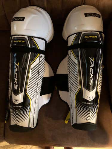 CCM Super Tacks Shin Pads