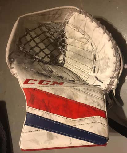 CCM E3.9 Glove