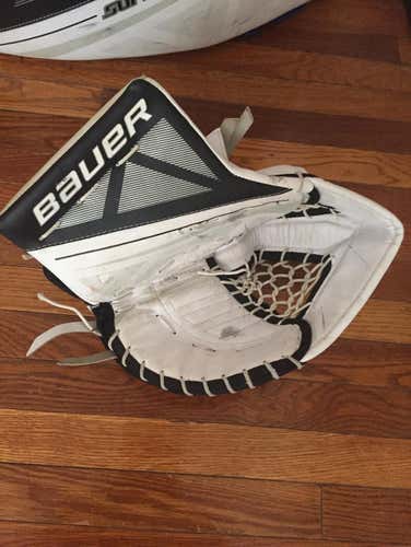 Bauer Supremes 150 Glove And Pads , Blocker Is A One90