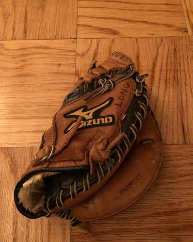 Mizuno Prospect GXC104 Catcher’s Mitt (RHT)