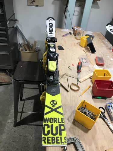 2 Pairs Of HEAD Slalom Jr Skis 144 2016/2017 With Bindings