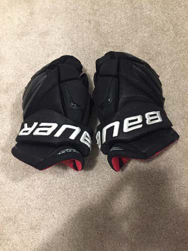Bauer Vapor APX2 Senior 13” Gloves
