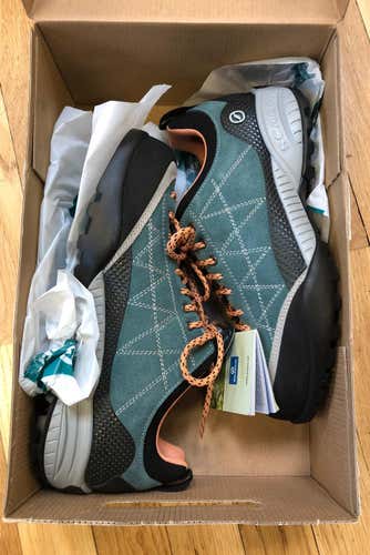 New Scarpa Zen Pro Women Nike Blue - Women’s Size 7