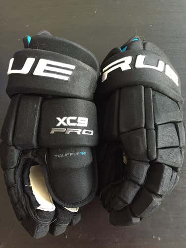 Lightly Used- True xc9 Gloves 14”
