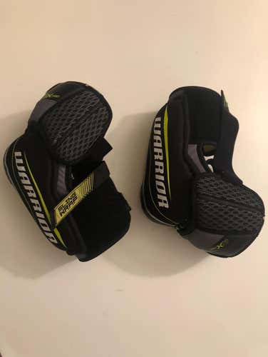 Warrior Alpha QX Pro Elbow Pads - SR - L