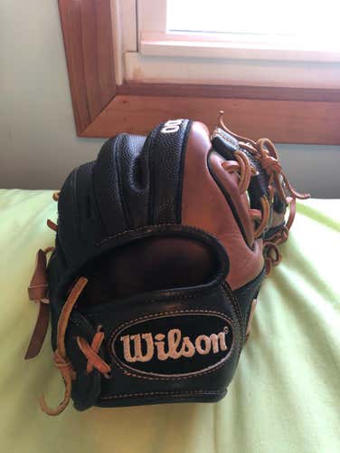 Wilson A2000