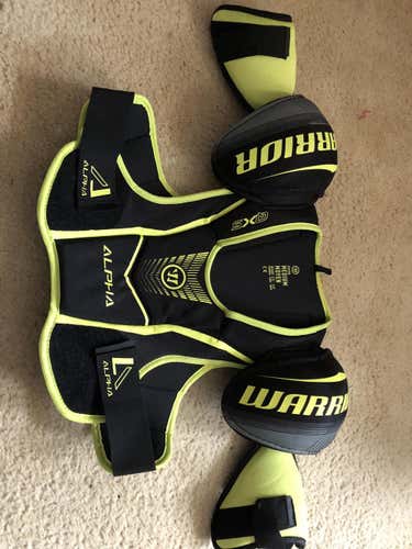 Warrior Alpha QX5 Shoulder Pads Senior
