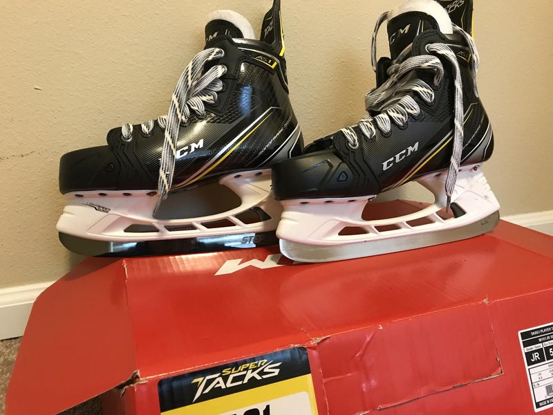 CCM Super Tacks AS1 Skates Skates Size 5.5